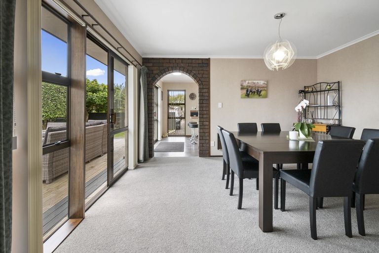 Photo of property in 27 Humphries Place, Awapuni, Palmerston North, 4412