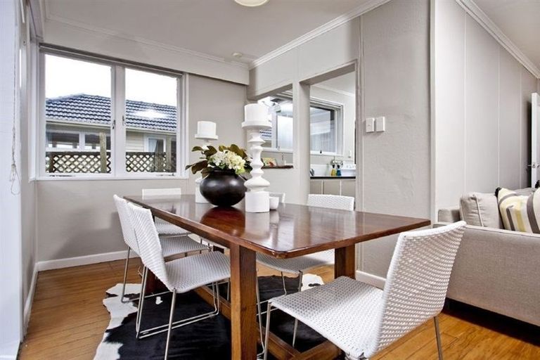 Photo of property in 1/41 Shakespeare Road, Milford, Auckland, 0620