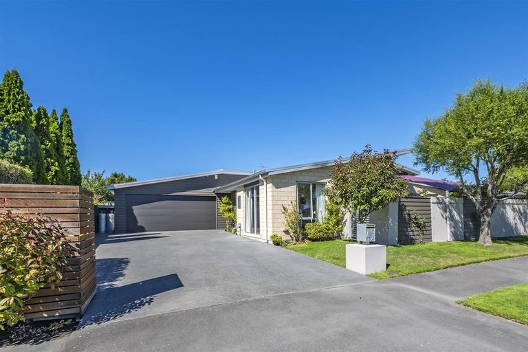 Photo of property in 49 Coolspring Way, Redwood, Christchurch, 8051