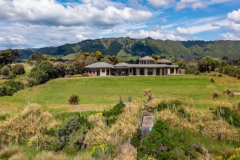 Photo of property in 24 Paetawa Road, Peka Peka, Waikanae, 5391