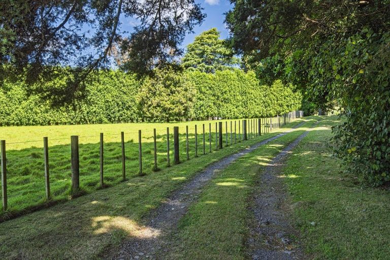 Photo of property in 8 Old Loop Road, Ngararatunua, Whangarei, 0176