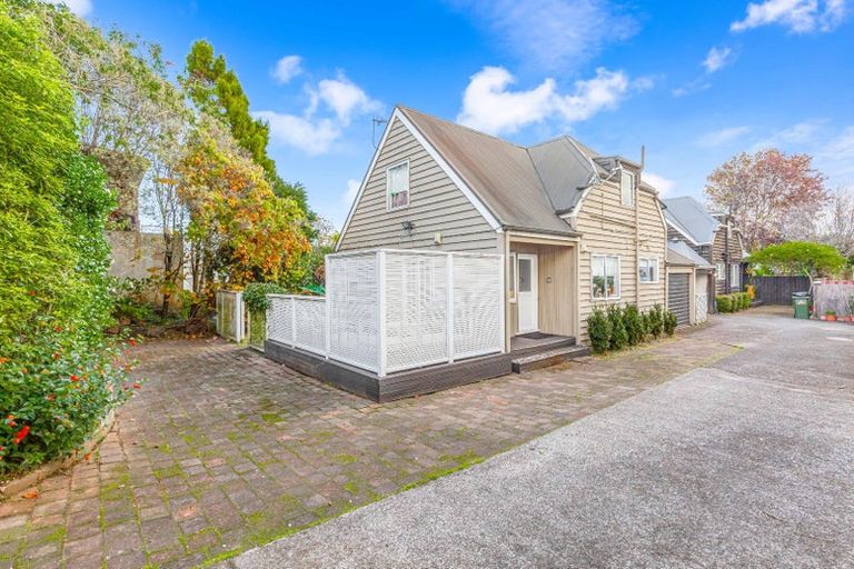 Photo of property in 2/32 Moana Avenue, Onehunga, Auckland, 1061