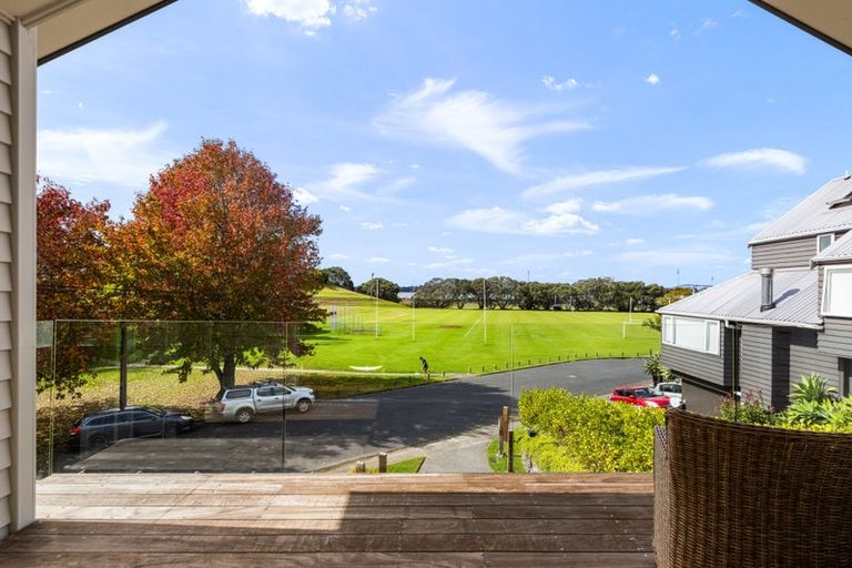 Photo of property in 6 Denby Lane, Northcote Point, Auckland, 0627