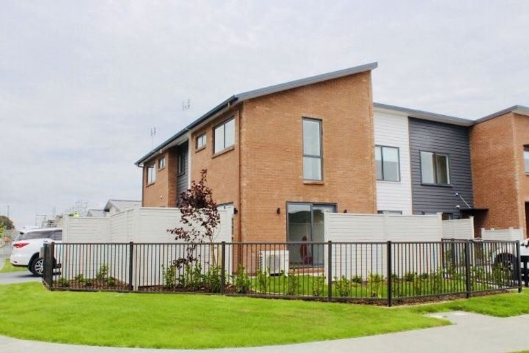 Photo of property in 37 Nganui Avenue, Takanini, 2112