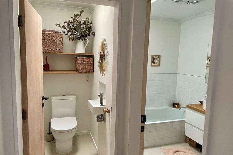 Photo of property in 71a Percy Dyett Drive, Karori, Wellington, 6012