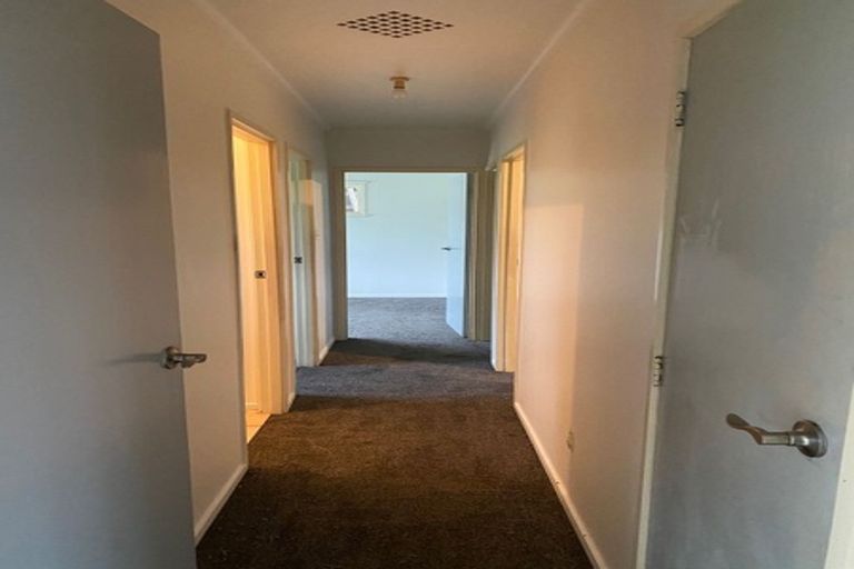 Photo of property in 23 Edgeworth Road, Glenfield, Auckland, 0629