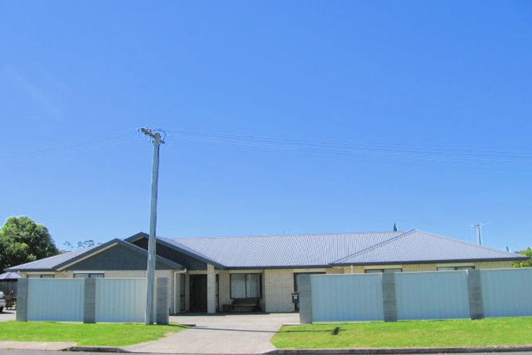 Photo of property in 11 Charles Street, Riverdale, Gisborne, 4010