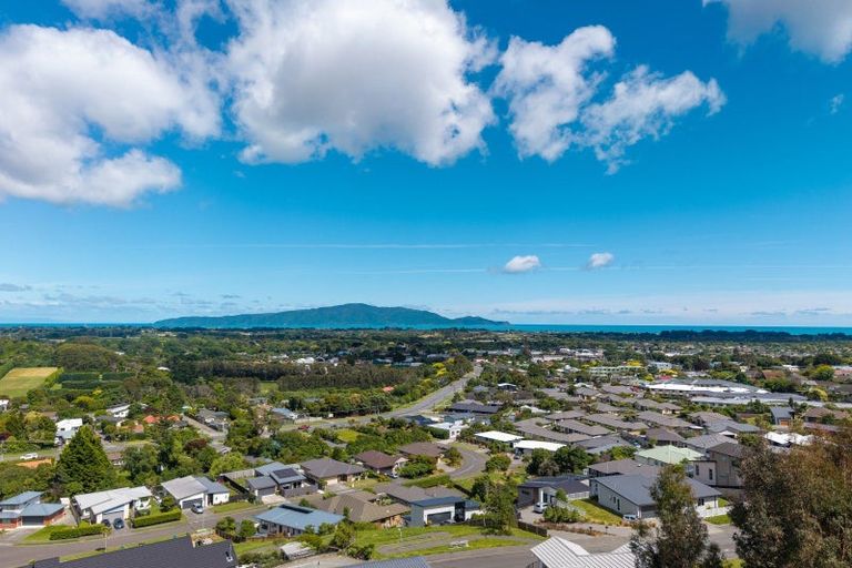Photo of property in 108 Kakariki Grove, Waikanae, 5036