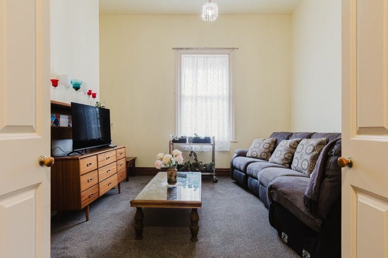 Photo of property in 37 Hereford Street, West End, Palmerston North, 4410