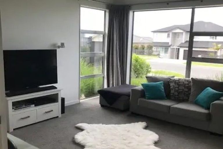 Photo of property in 22 Pioneer Rise, Silverdale, 0932