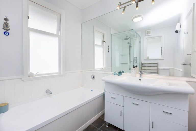 Photo of property in 77 Raukawa Street, Stokes Valley, Lower Hutt, 5019