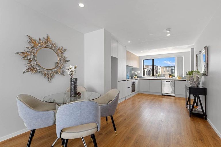 Photo of property in 10 Hinonga Loop, Silverdale, 0932