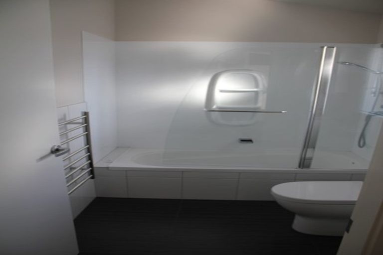 Photo of property in 6/61 Black Rock Road, Newlands, Wellington, 6037