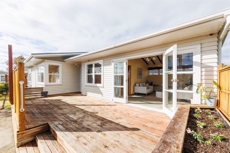 Photo of property in 39 Abraham Crescent, Milson, Palmerston North, 4414