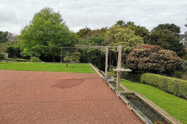 Photo of property in 172 Wiseley Road, West Harbour, Auckland, 0618