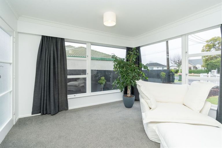 Photo of property in 42 Storey Avenue, Forest Lake, Hamilton, 3200