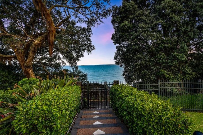 Photo of property in 3g/175 Hurstmere Road, Takapuna, Auckland, 0622