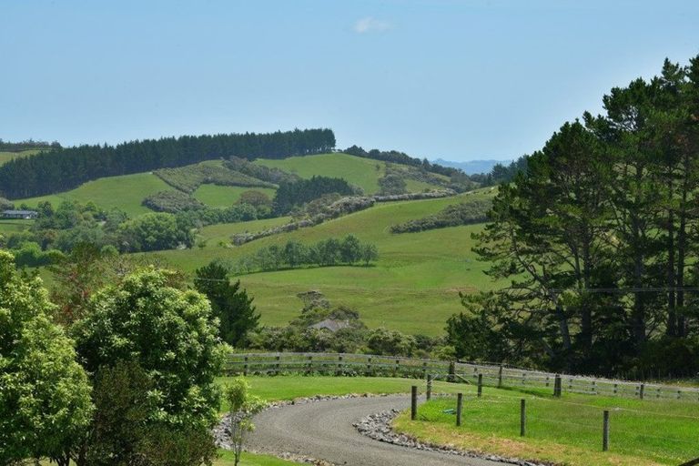 Photo of property in 639 Peak Road, Helensville, 0875