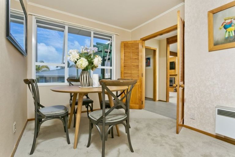 Photo of property in 66 Lake Road, Northcote, Auckland, 0627