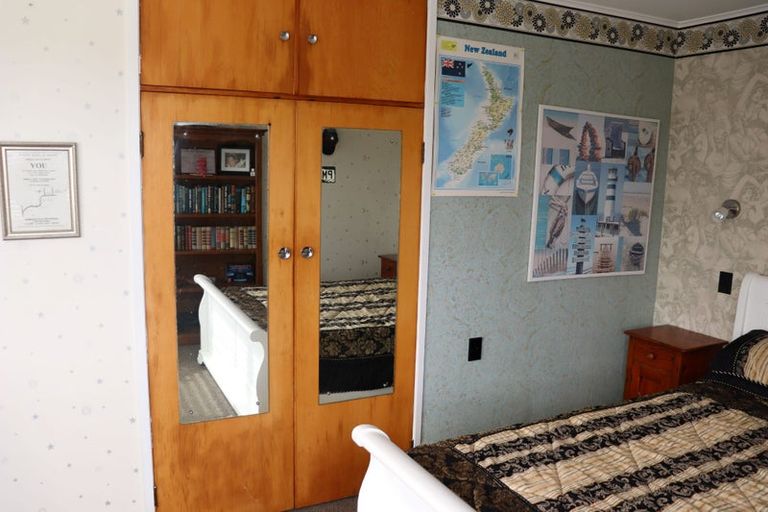 Photo of property in 65 Gorge Road, Maungaturoto, 0520