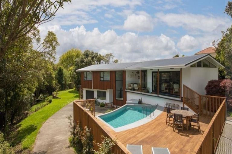 Photo of property in 24 Trent Avenue, Hokowhitu, Palmerston North, 4410