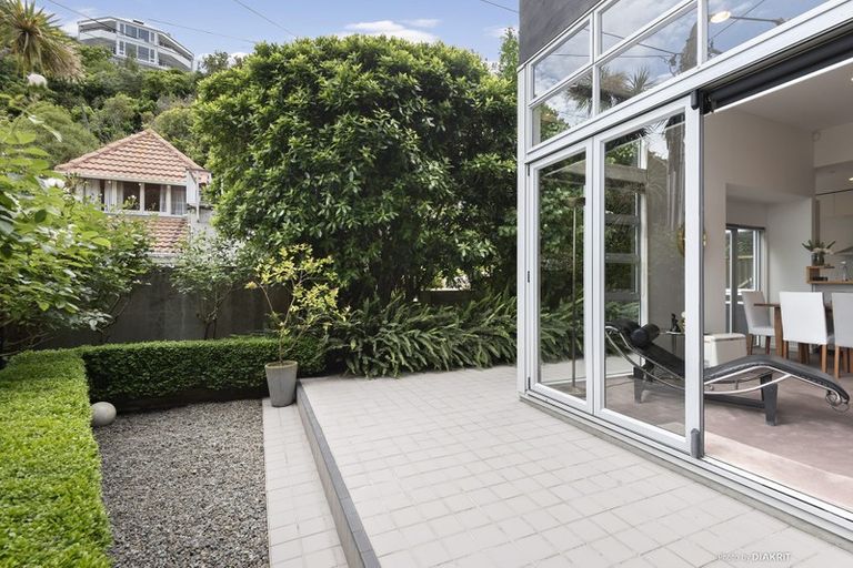 Photo of property in 94a Onslow Road, Khandallah, Wellington, 6035