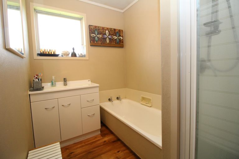 Photo of property in 15 Chaucer Place, Owhata, Rotorua, 3010