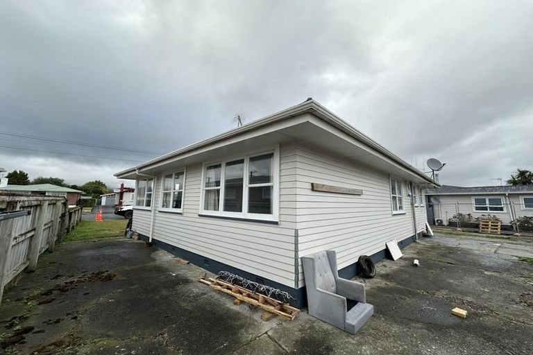 Photo of property in 27 Freyberg Street, Levin, 5510