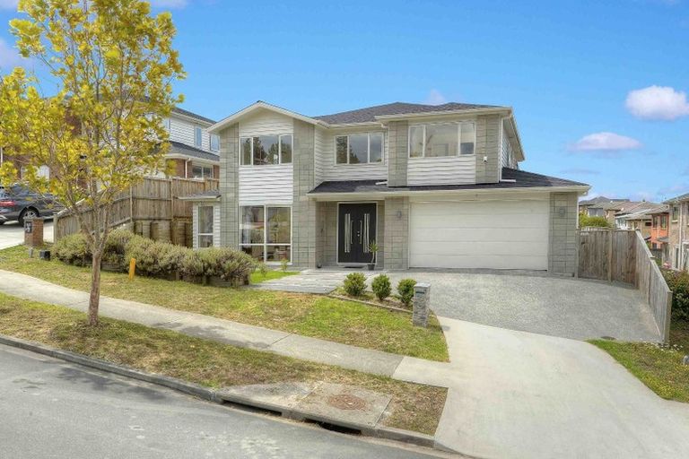 Photo of property in 39 Harrowglen Drive, Northcross, Auckland, 0632