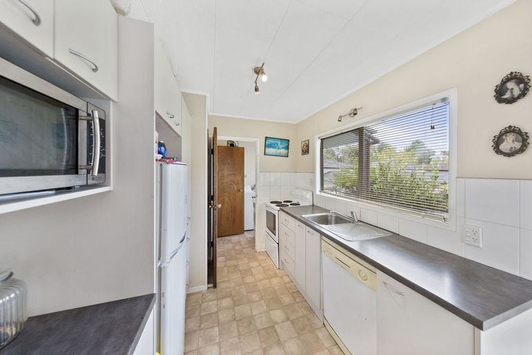 Photo of property in 56 Peverill Crescent, Papatoetoe, Auckland, 2025