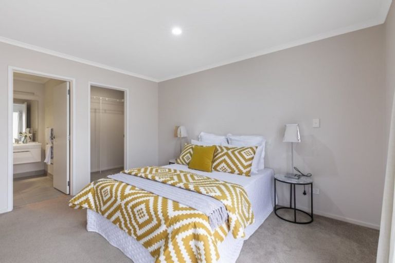 Photo of property in 1 Poaka Avenue, Takanini, 2112