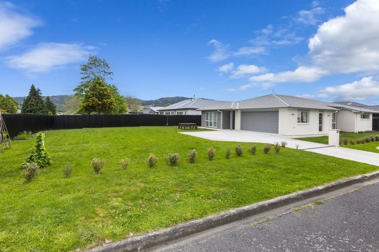Photo of property in 26 Gallipoli Road, Trentham, Upper Hutt, 5018
