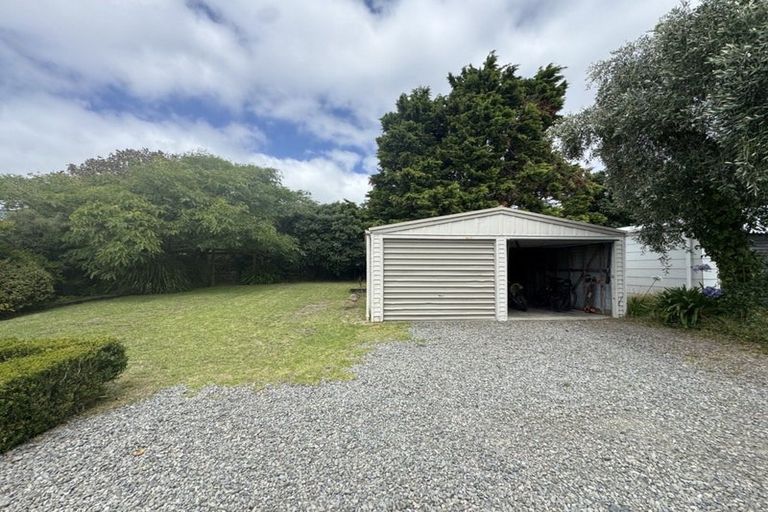 Photo of property in 98 Queens Road, Waikanae Beach, Waikanae, 5036