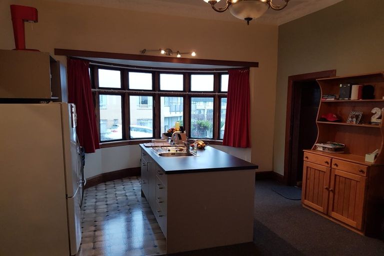 Photo of property in 71 Nairn Street, Mount Cook, Wellington, 6011