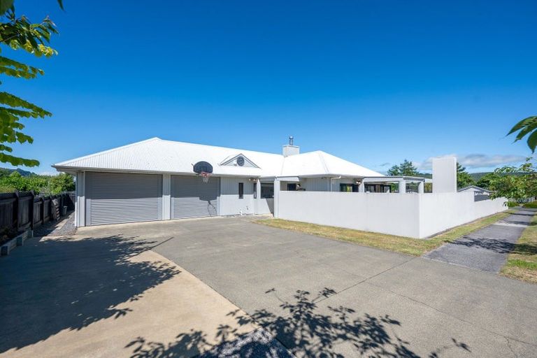 Photo of property in 1 Antonia Place, Kinloch, Taupo, 3377