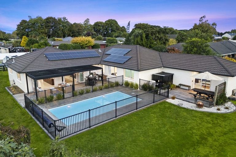 Photo of property in 28 Kelly Road, Cambridge, 3434