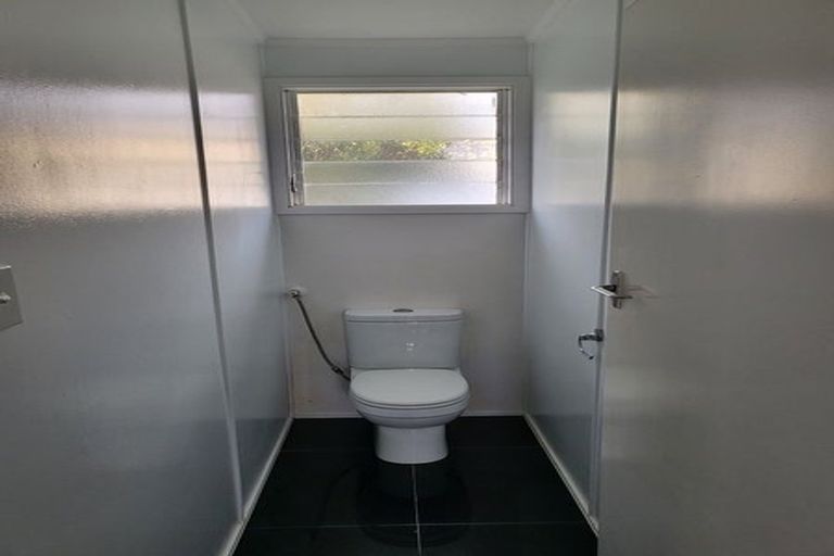 Photo of property in 11 Ellen Avenue, Hillcrest, Auckland, 0627