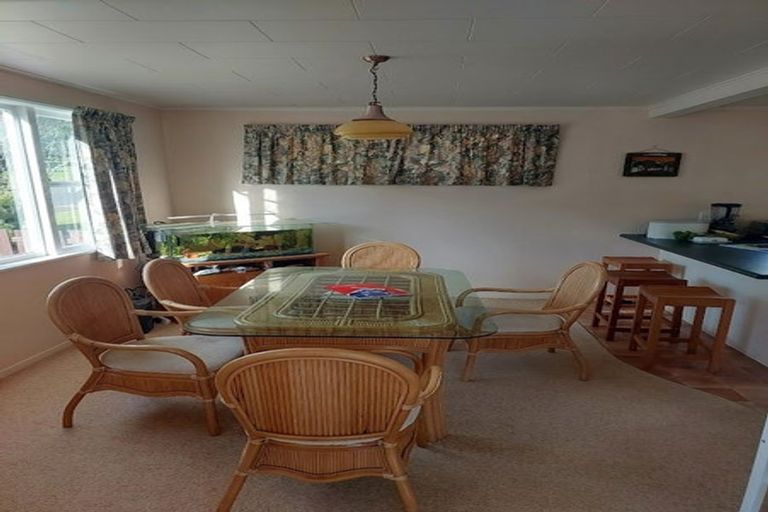 Photo of property in 11 Zande Terrace, Tawa, Wellington, 5028