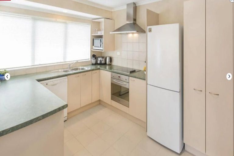 Photo of property in 70 Armoy Drive, East Tamaki, Auckland, 2016