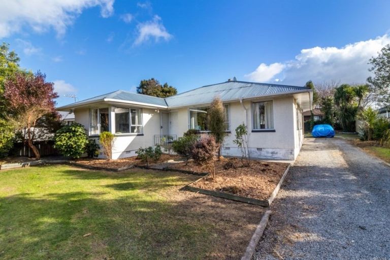 Photo of property in 7 Pinehurst Crescent, Russley, Christchurch, 8042