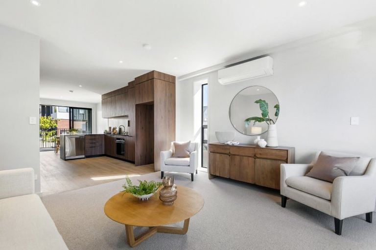 Photo of property in 7c Windlass Street, Long Bay, Auckland, 0630