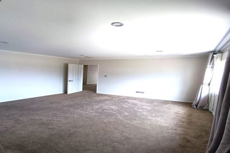 Photo of property in 73 Rosewell Crescent, Flat Bush, Auckland, 2019