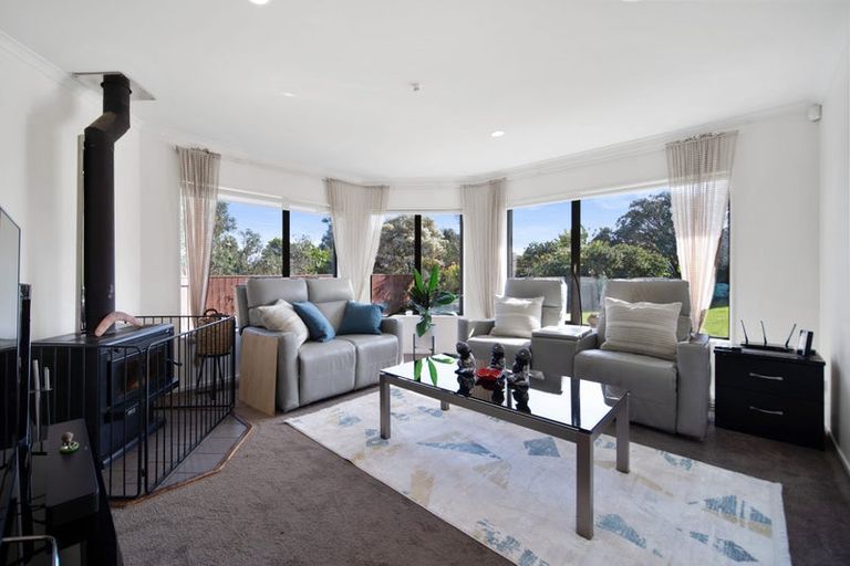 Photo of property in 11 Tanah Merah Drive, Papakura, 2110