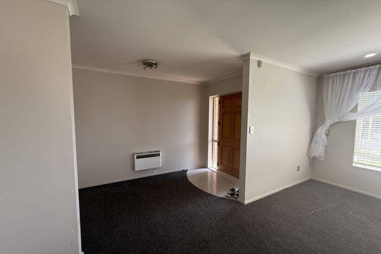 Photo of property in 12 Ballydonegan Rise, East Tamaki, Auckland, 2013