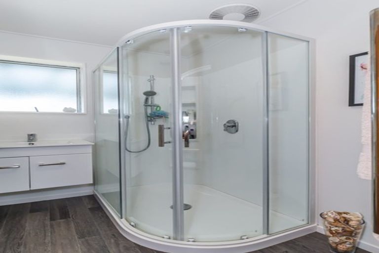 Photo of property in 645 Queen Street East, Levin, 5510