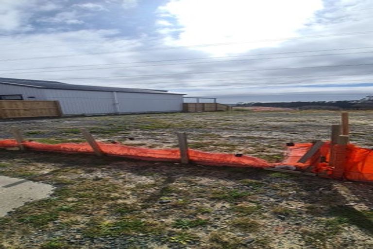 Photo of property in 24 Puwha Street, Massey, Auckland, 0614