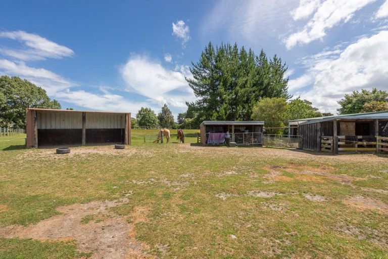 Photo of property in 72 Township Road, Kumeroa, Woodville, 4997