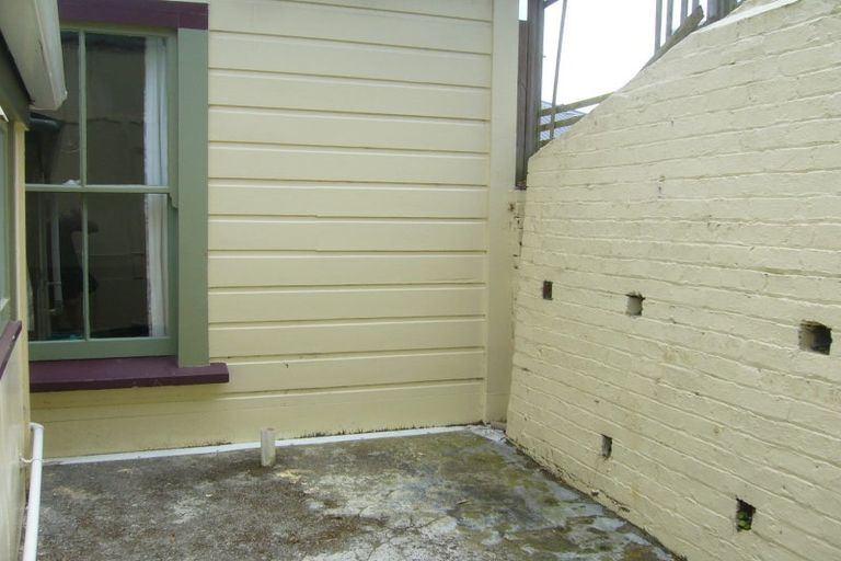 Photo of property in 4 Hawker Street, Mount Victoria, Wellington, 6011