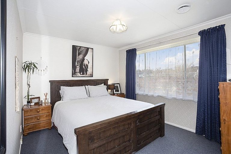 Photo of property in 11 Hamilton Street, East Gore, Gore, 9710