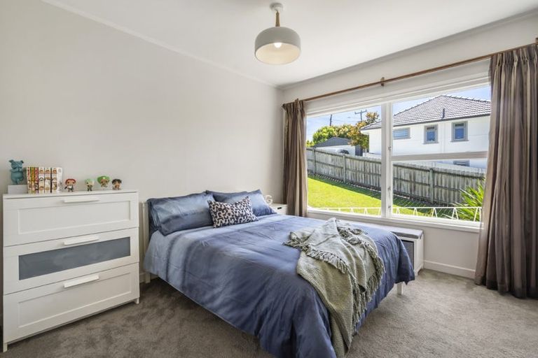 Photo of property in 61 Carlisle Road, Torbay, Auckland, 0630